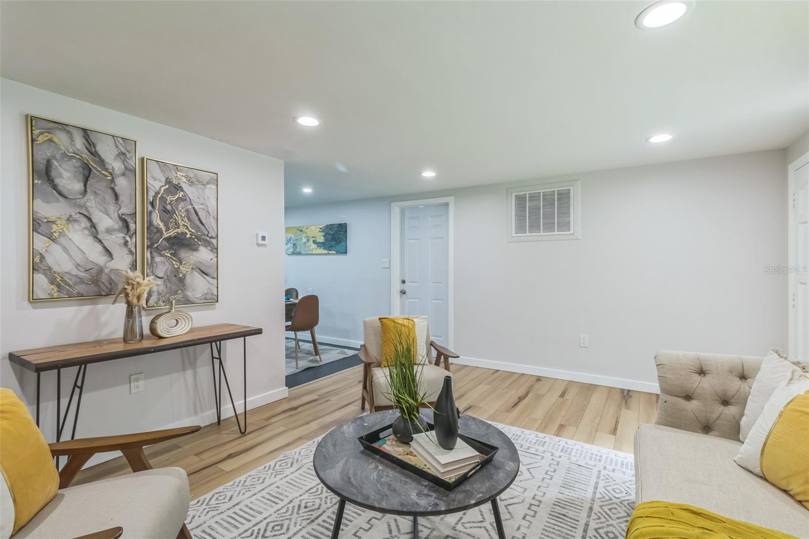 Listing photo id 5 for 5390 Manatee Terrace