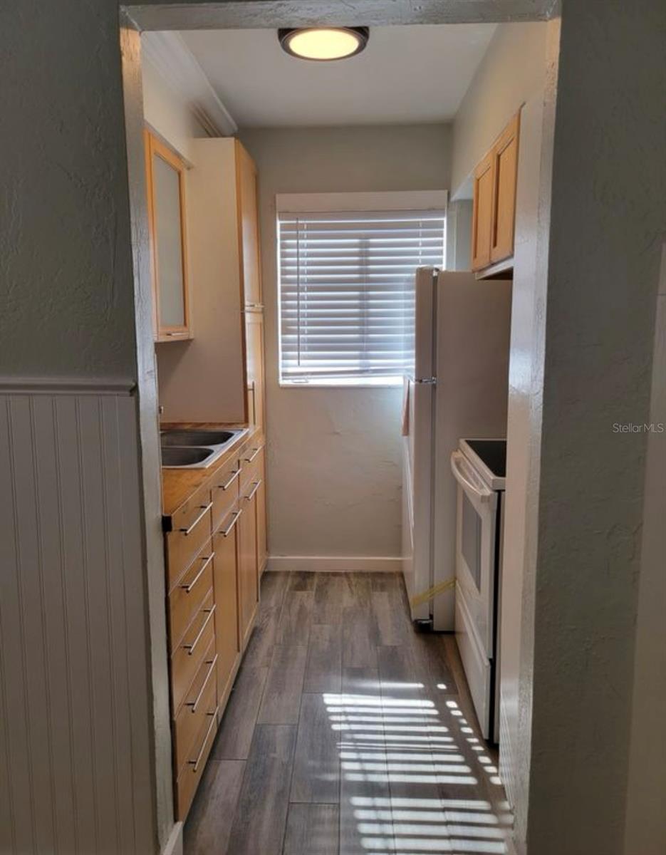 Listing photo id 5 for 330 20th Avenue S