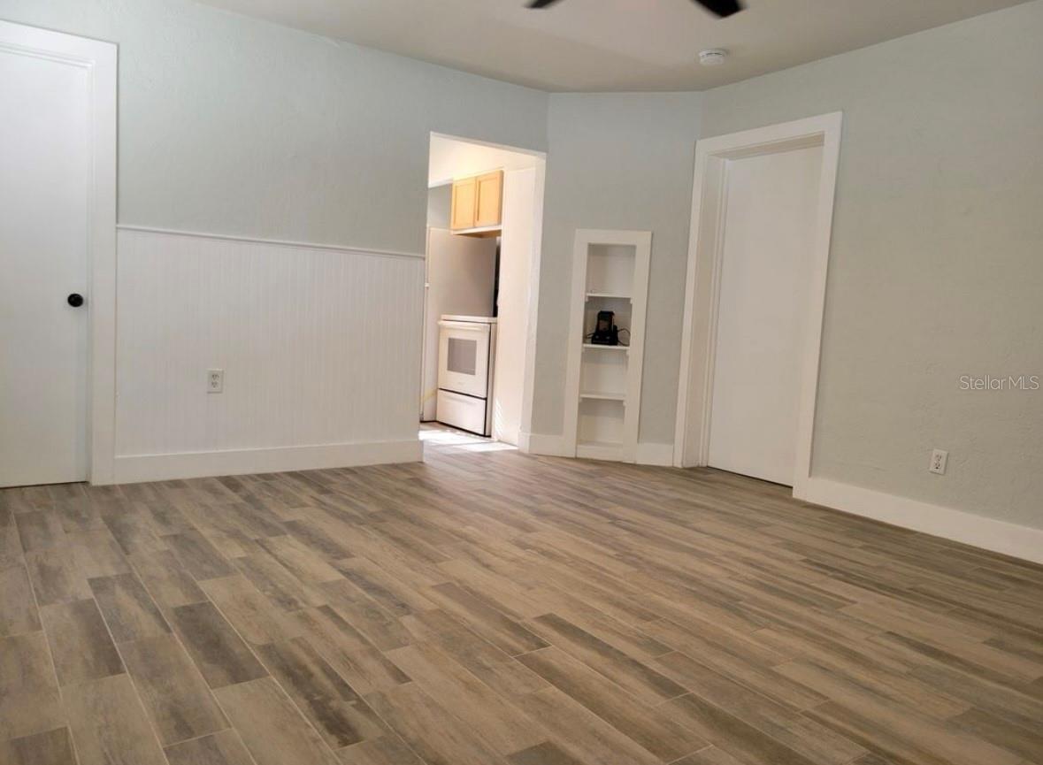 Listing photo id 7 for 330 20th Avenue S