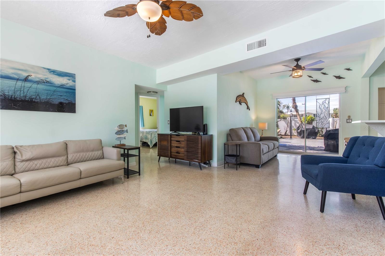 Image 12 of 65 For 112 7th Street