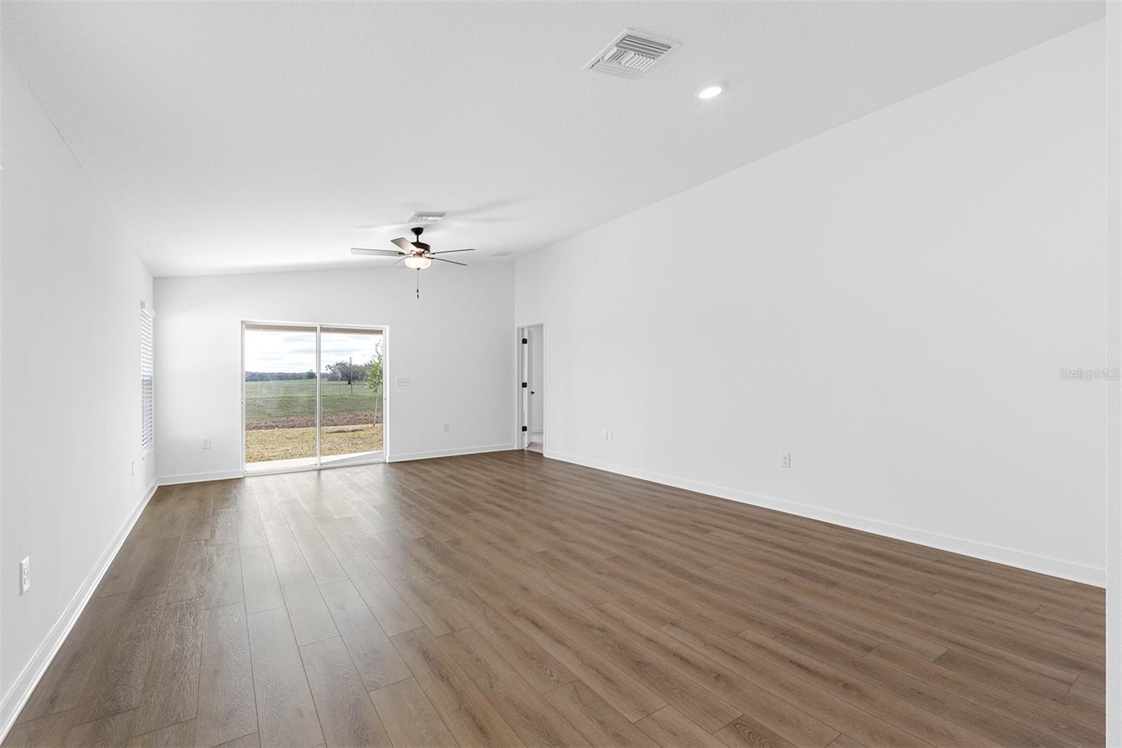 Listing photo id 3 for 10405 Timbercrest Road