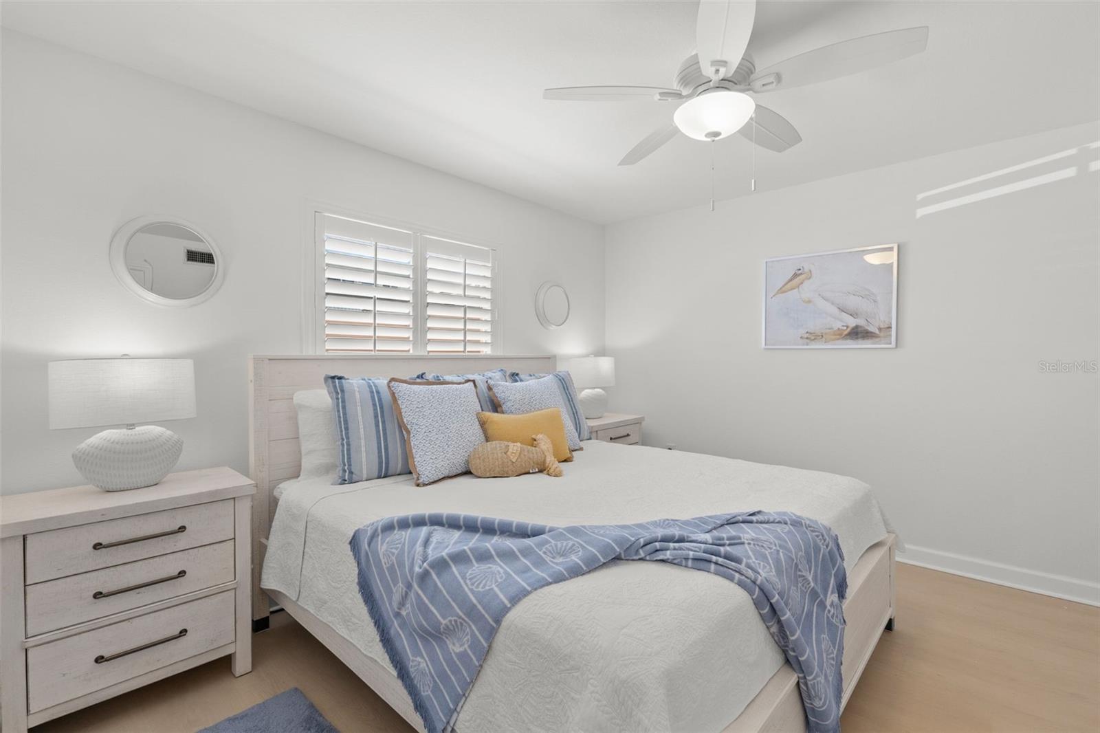 Image 15 of 35 For 10280 Gulf Boulevard 12