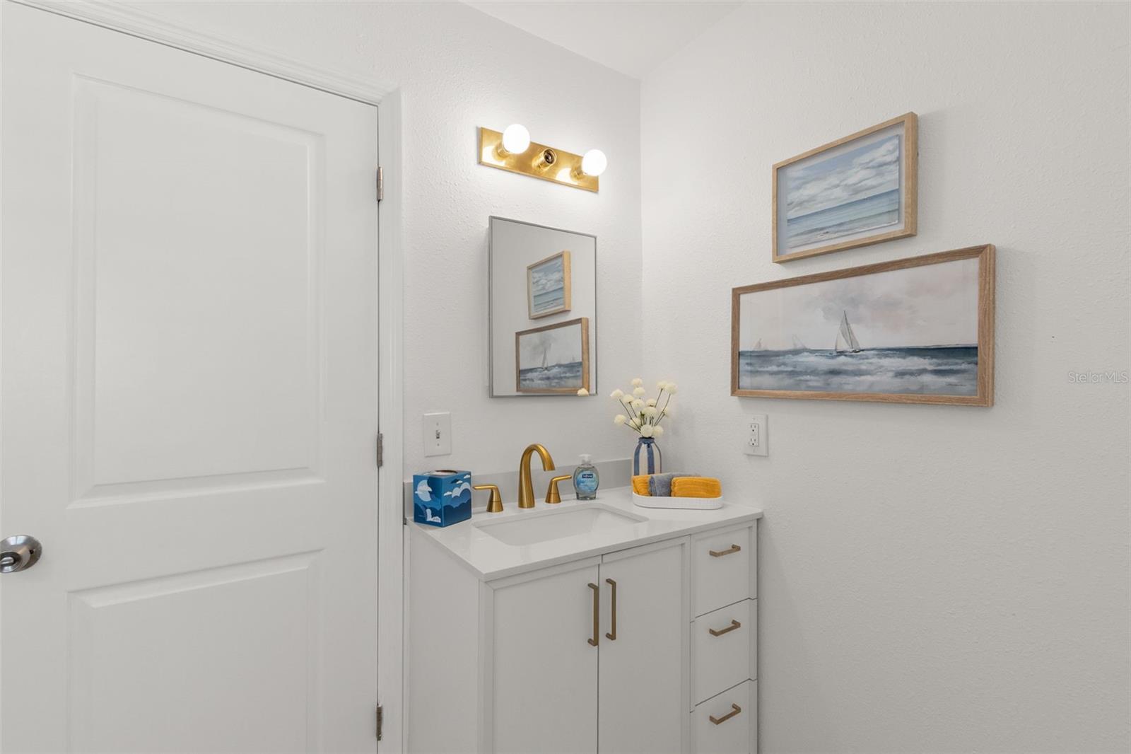 Image 19 of 35 For 10280 Gulf Boulevard 12