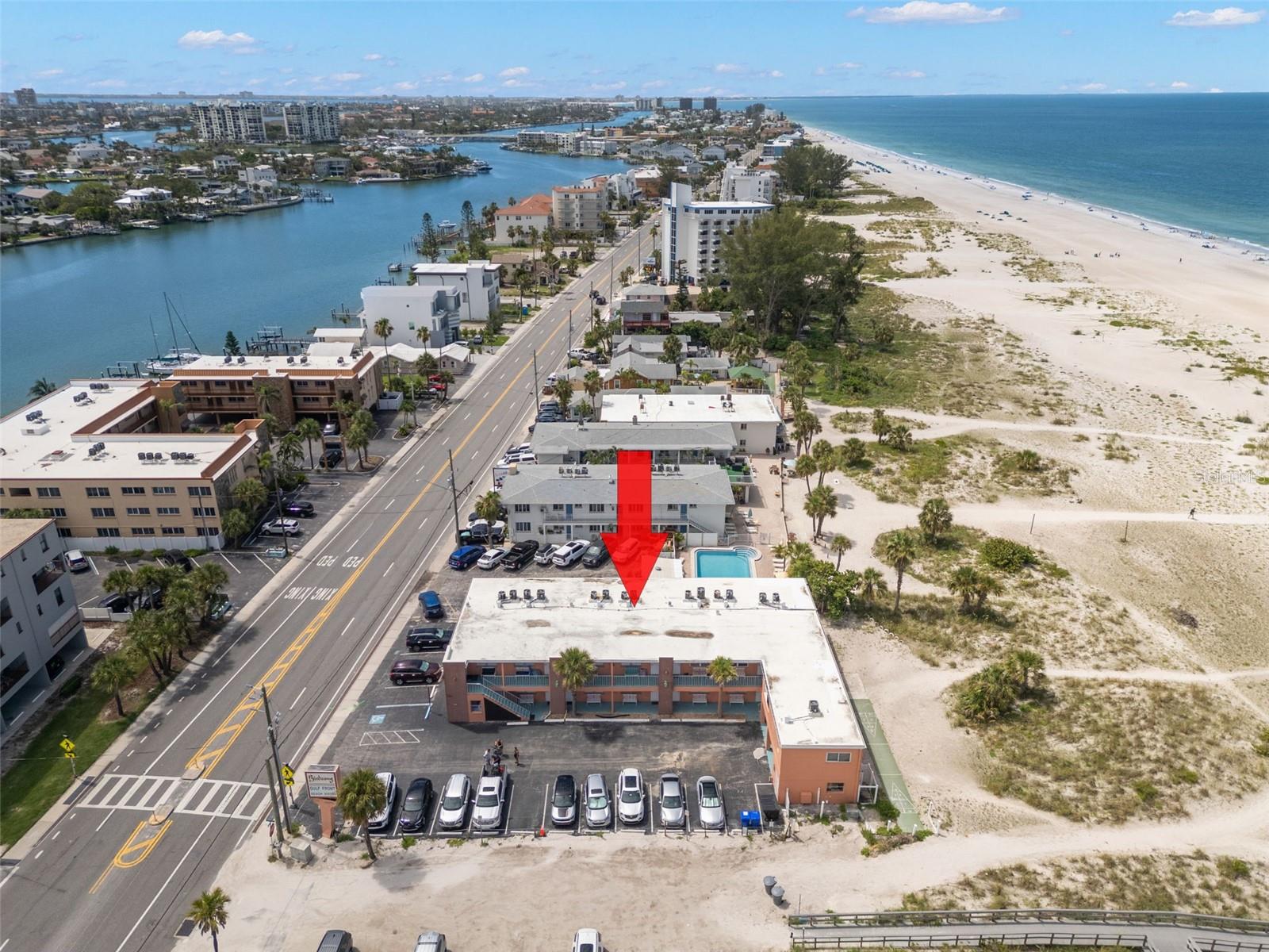 Image 22 of 35 For 10280 Gulf Boulevard 12