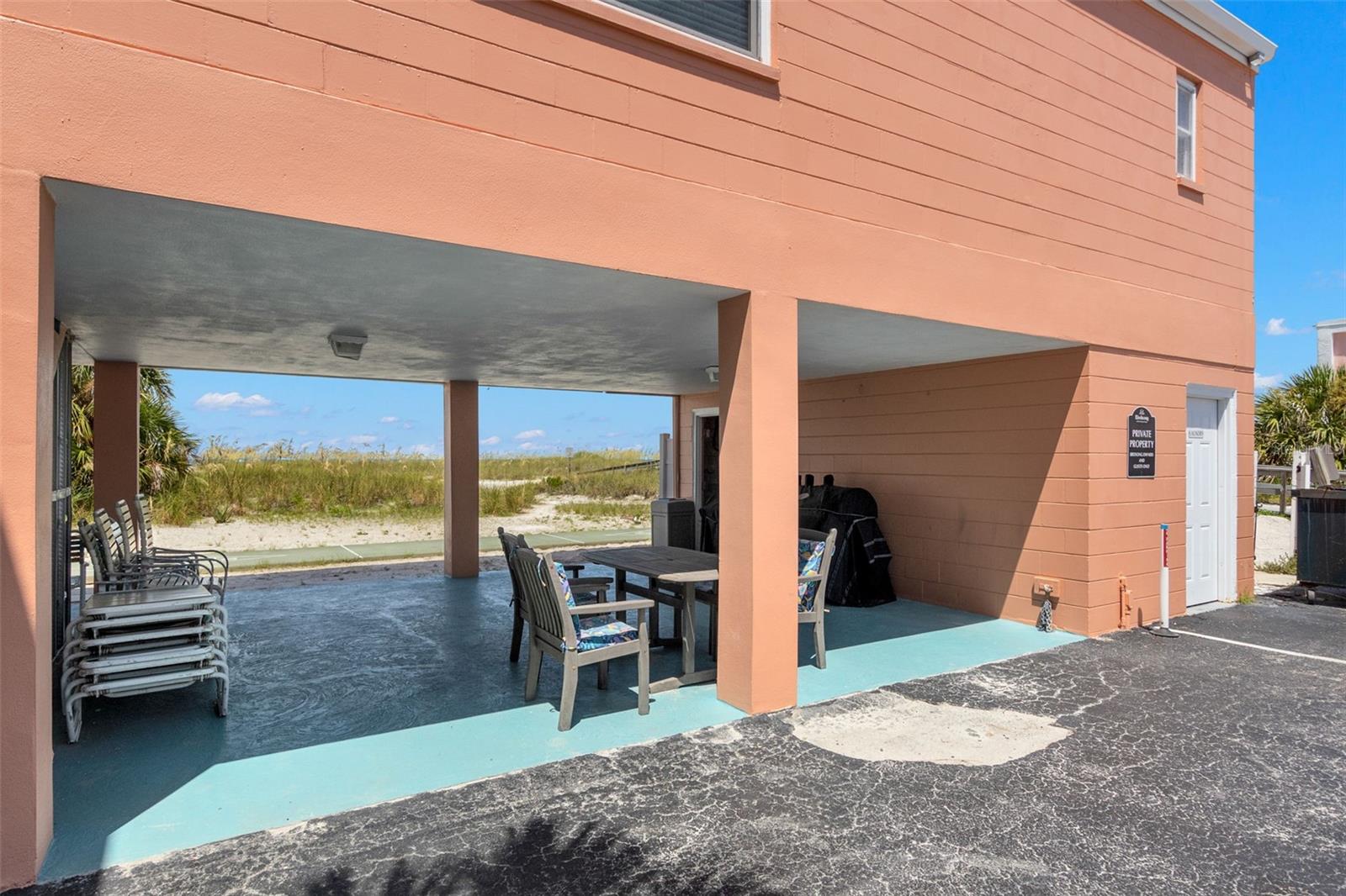 Image 30 of 35 For 10280 Gulf Boulevard 12
