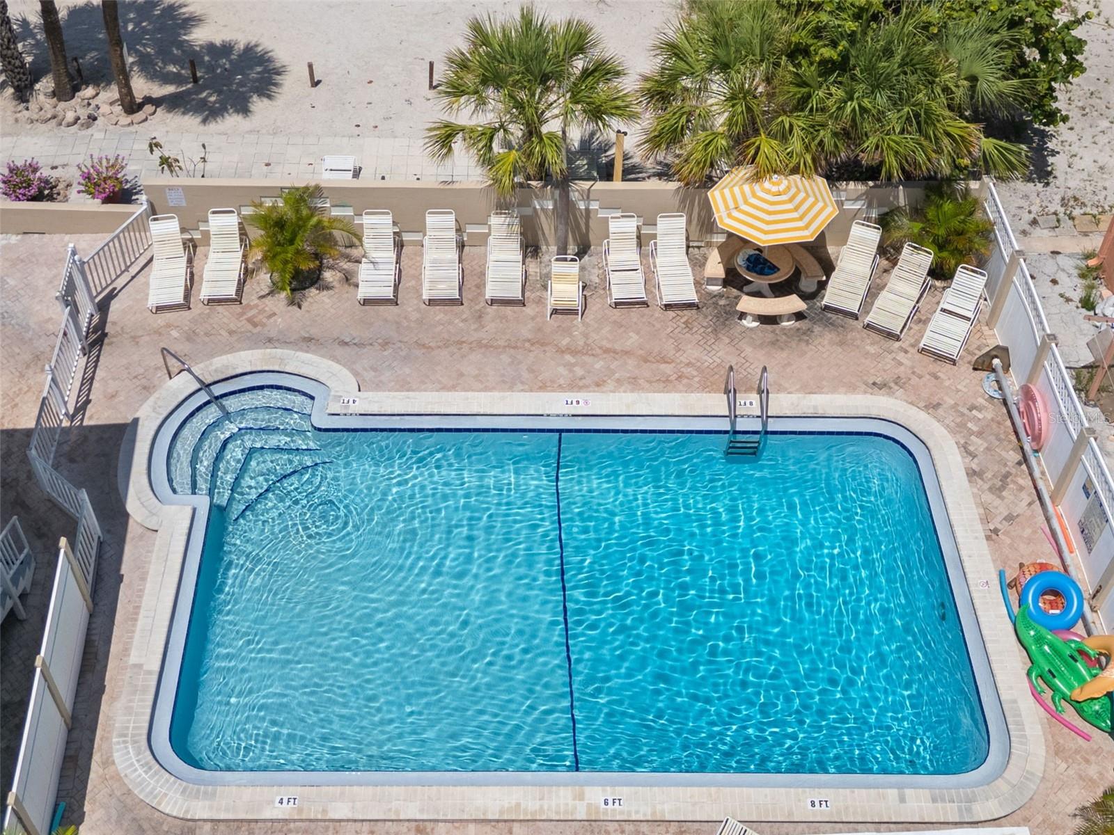 Image 34 of 35 For 10280 Gulf Boulevard 12