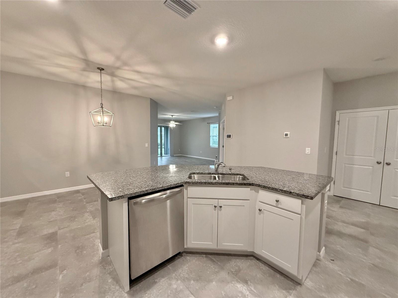 Image 13 of 42 For 7620 Stonebrook Circle