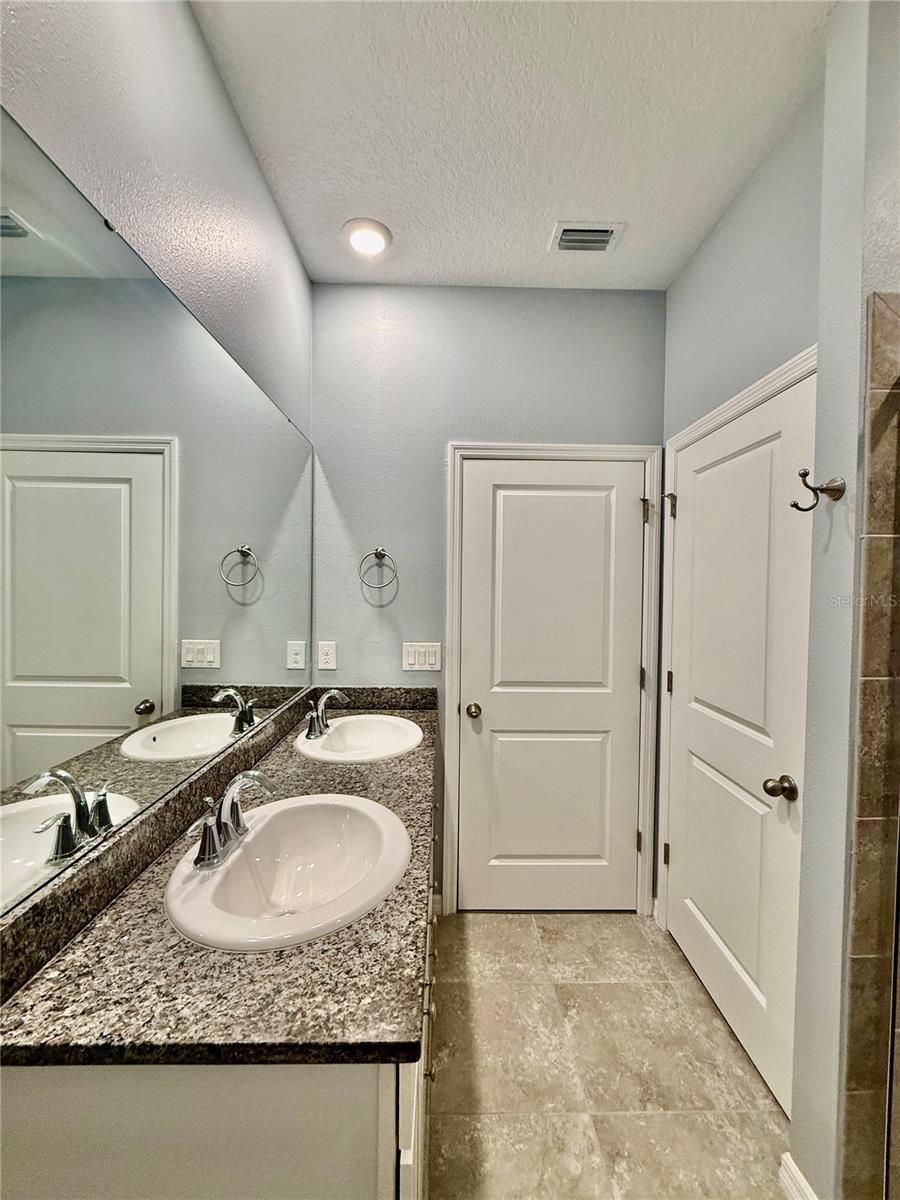 Image 27 of 42 For 7620 Stonebrook Circle