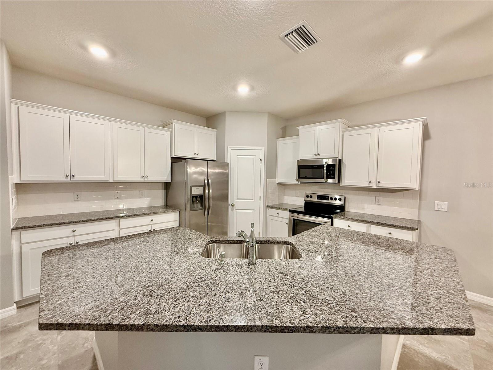 Image 9 of 42 For 7620 Stonebrook Circle