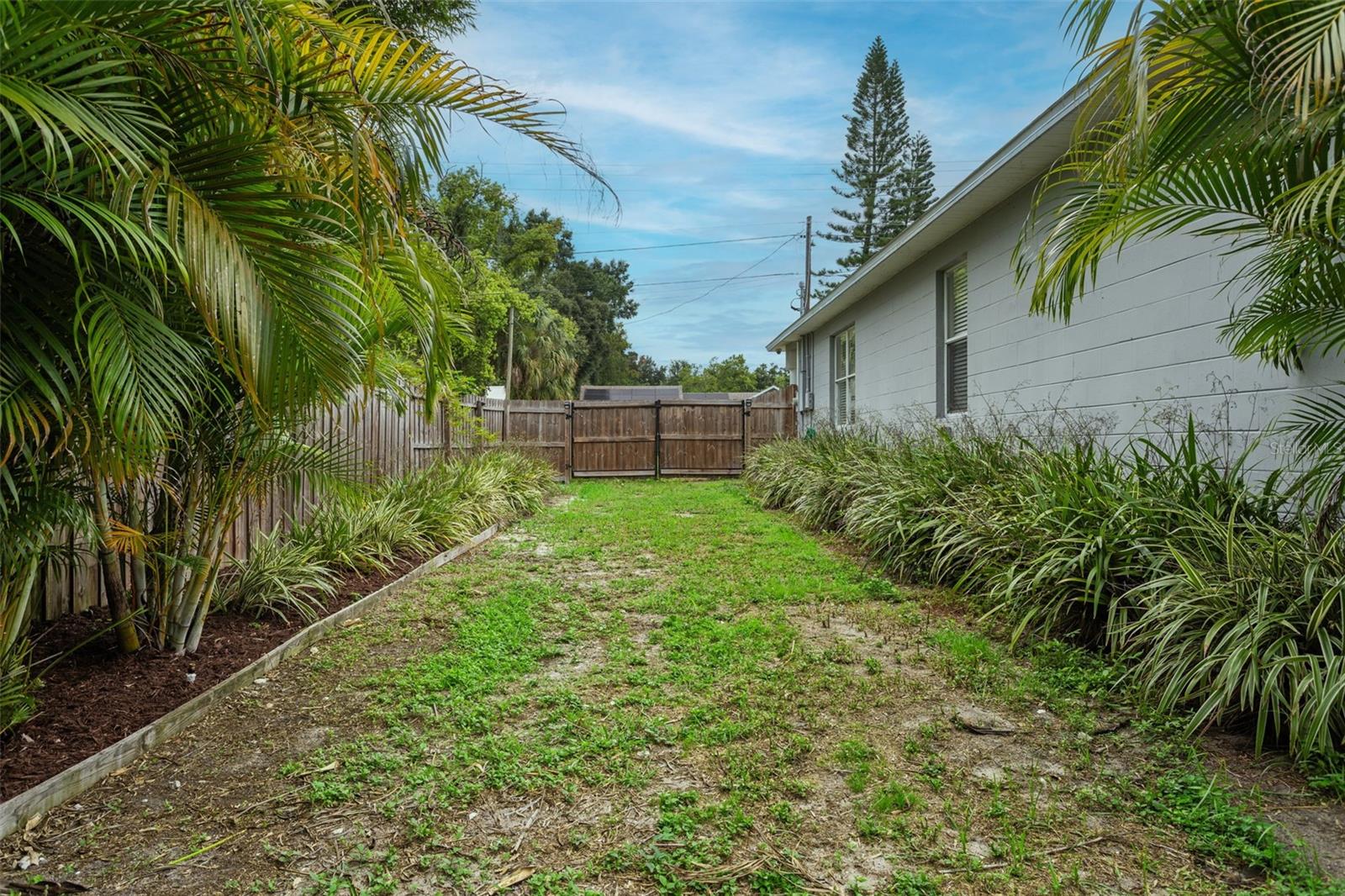 Image 36 of 42 For 1509 North Street