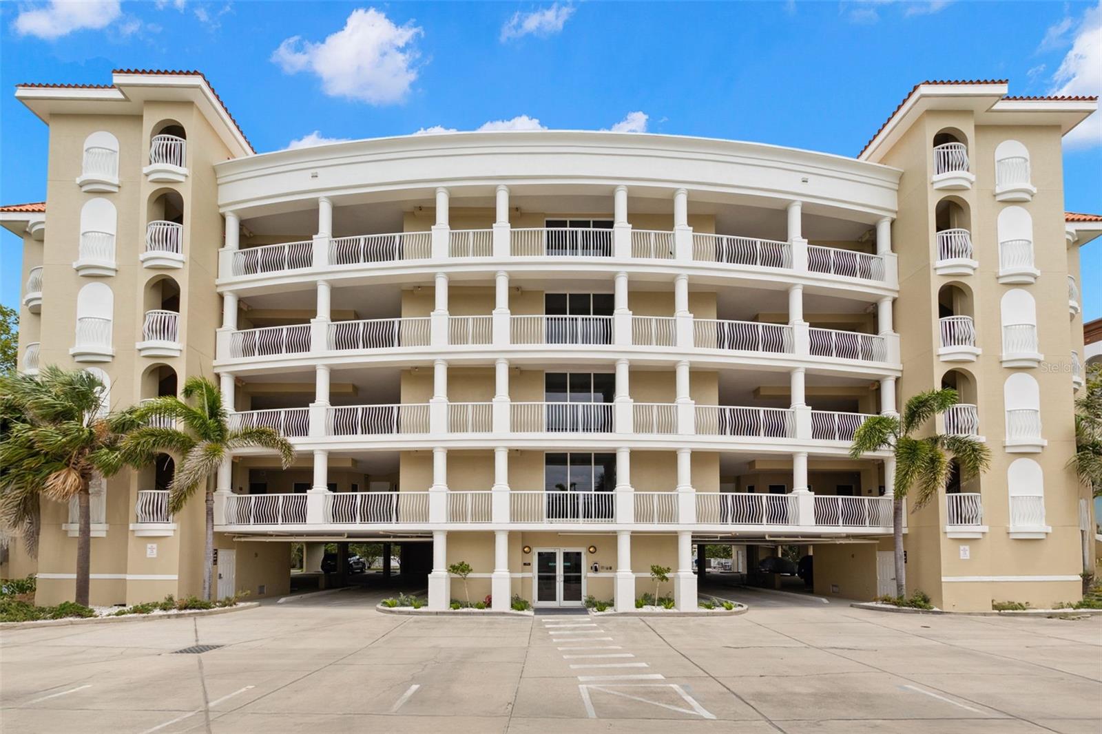 Image 2 of 41 For 3805 Gulf Boulevard 401