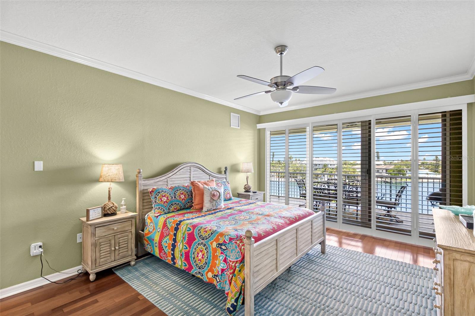 Image 23 of 41 For 3805 Gulf Boulevard 401