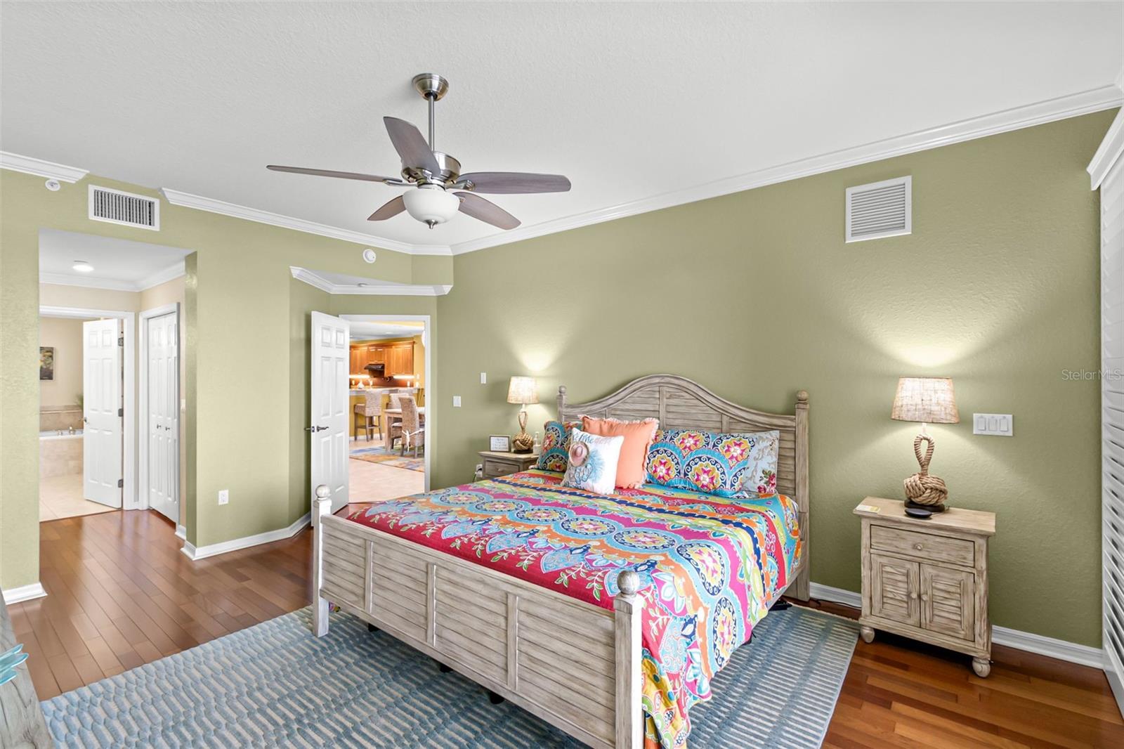 Image 24 of 41 For 3805 Gulf Boulevard 401