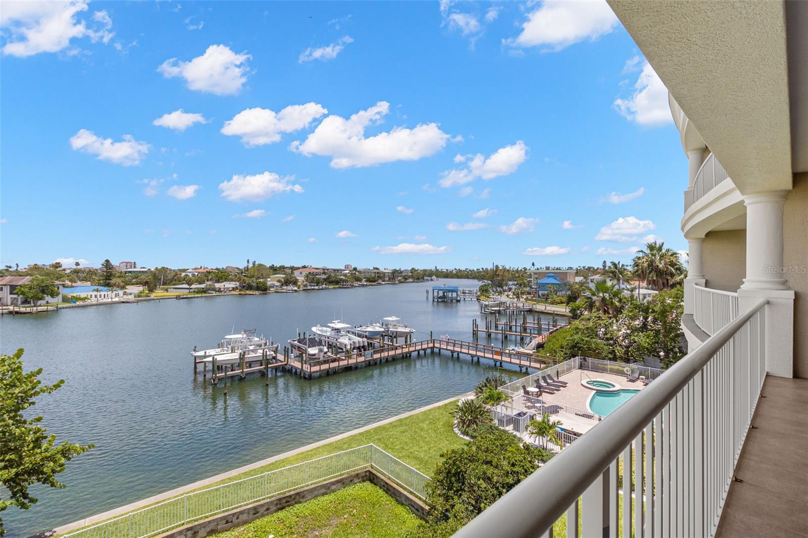 Image 3 of 41 For 3805 Gulf Boulevard 401