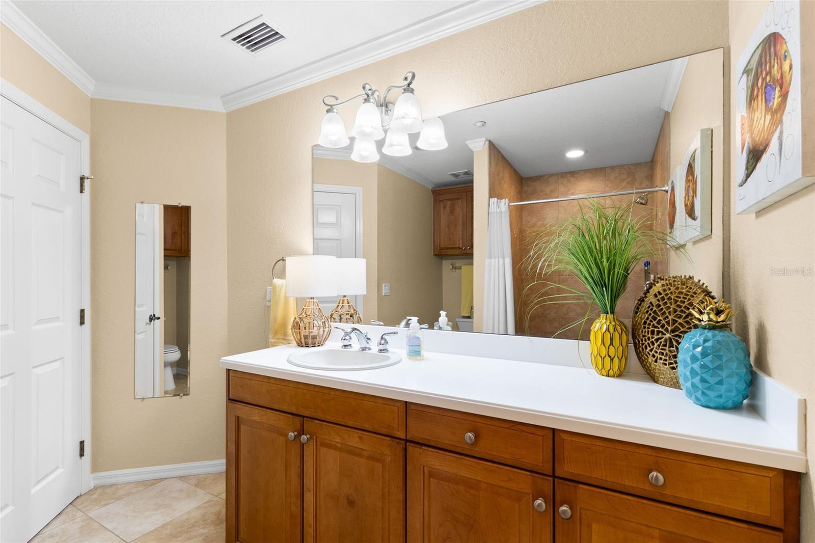 Image 32 of 41 For 3805 Gulf Boulevard 401