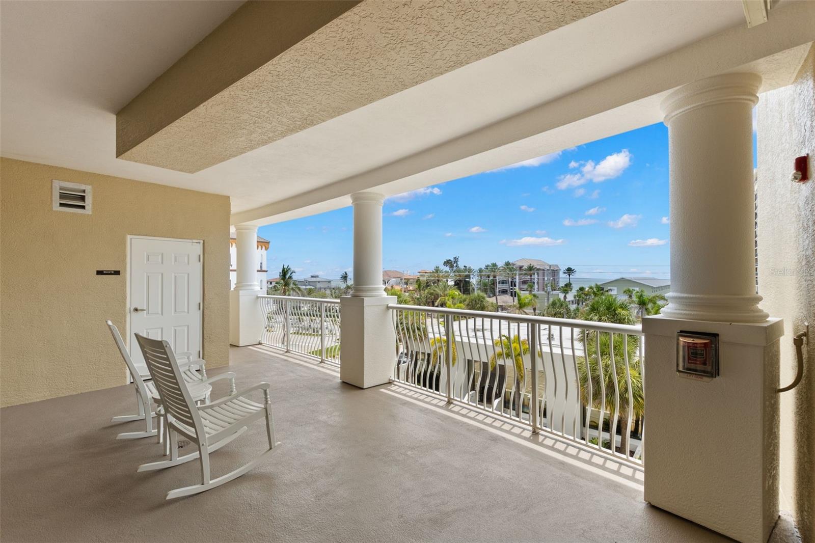 Image 5 of 41 For 3805 Gulf Boulevard 401