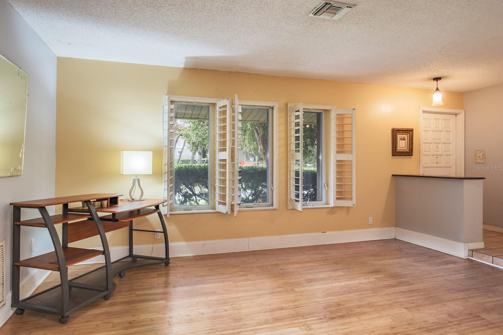 Image 8 of 63 For 2421 Eagle Chase Drive