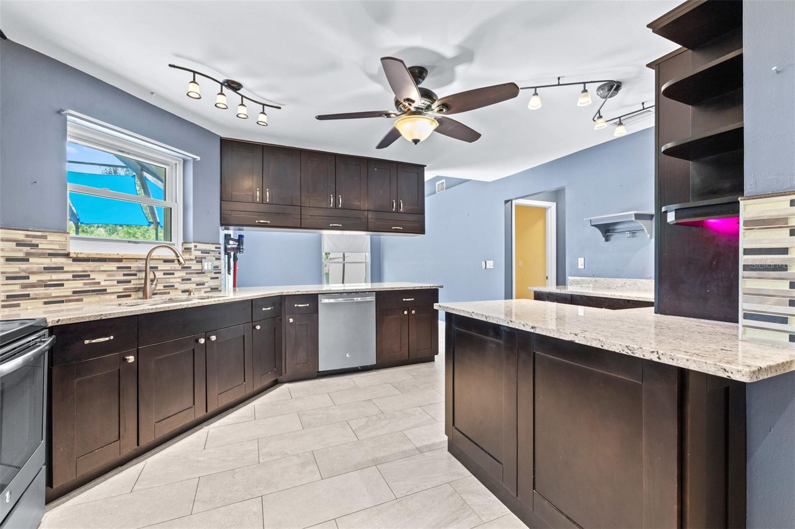 Image 15 of 54 For 1324 Gangplank Drive