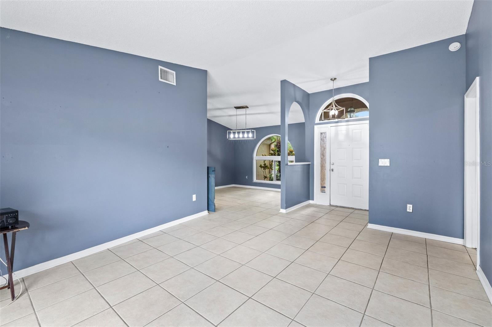 Image 3 of 54 For 1324 Gangplank Drive