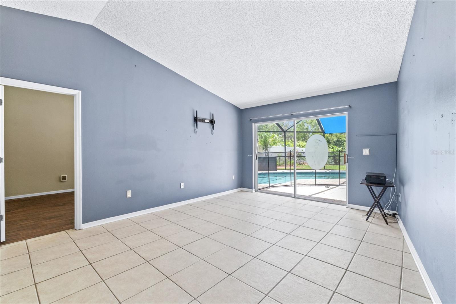 Image 5 of 54 For 1324 Gangplank Drive