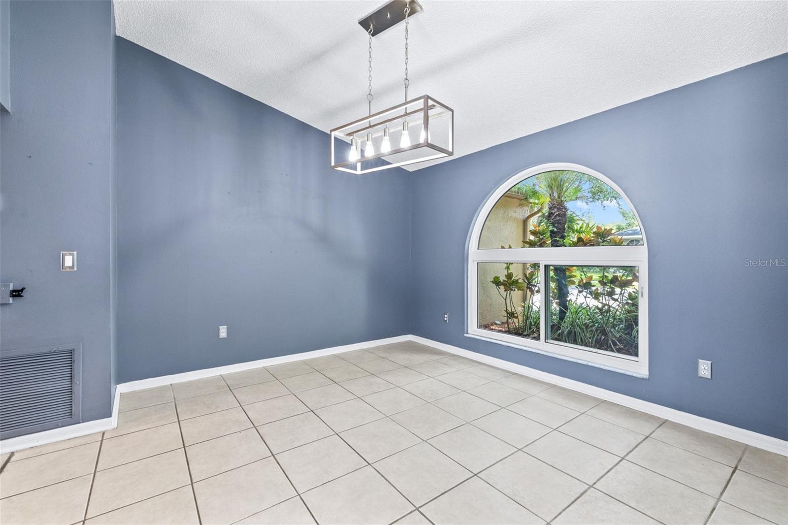 Image 6 of 54 For 1324 Gangplank Drive