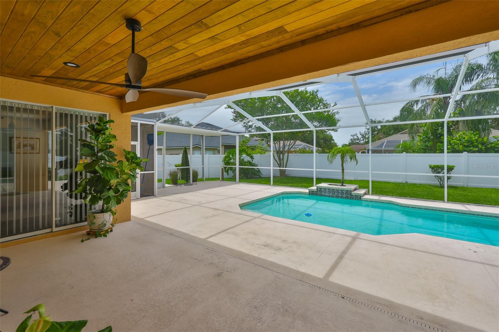 Image 11 of 71 For 12305 Freesia Court