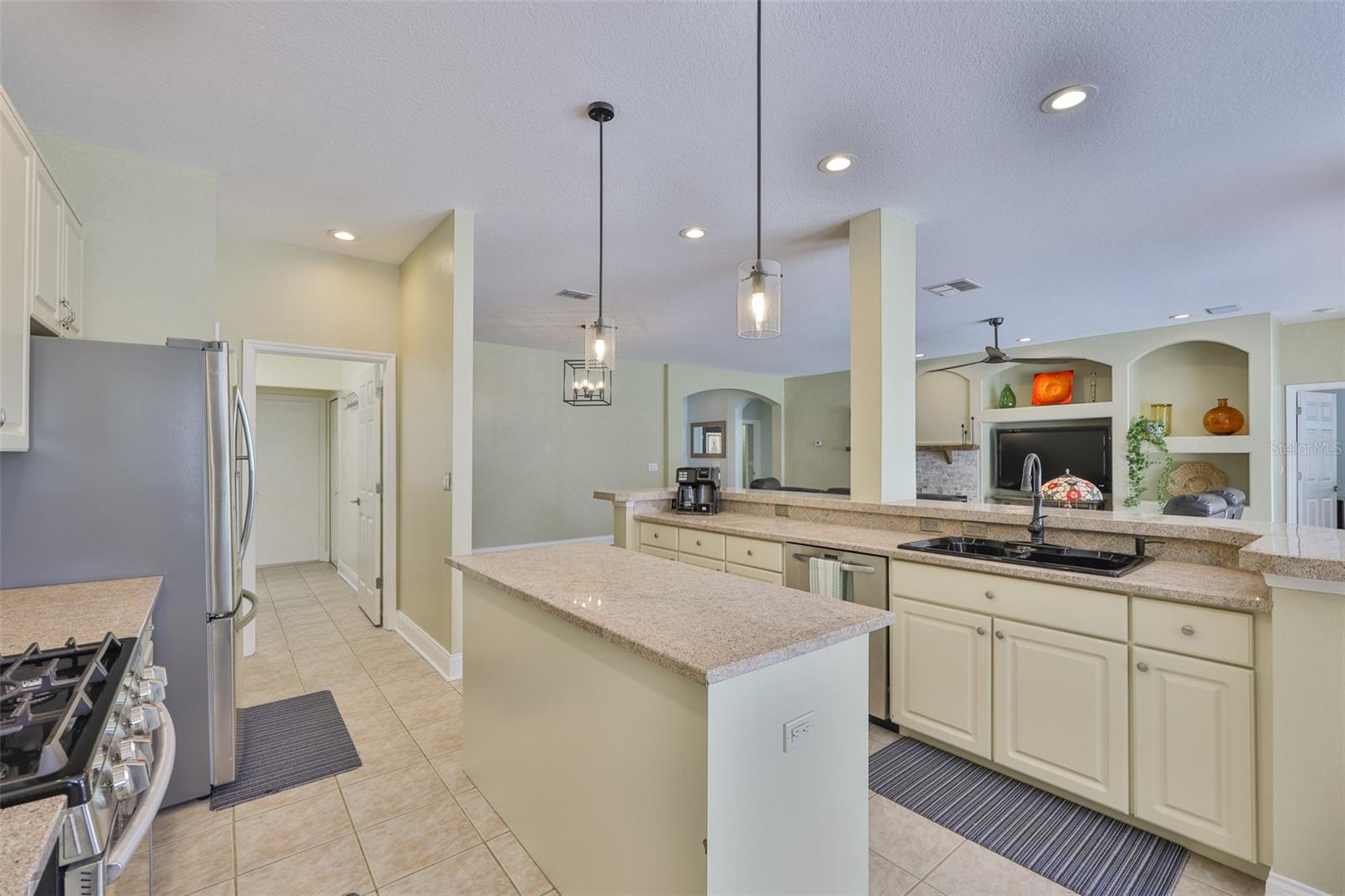 Image 20 of 71 For 12305 Freesia Court