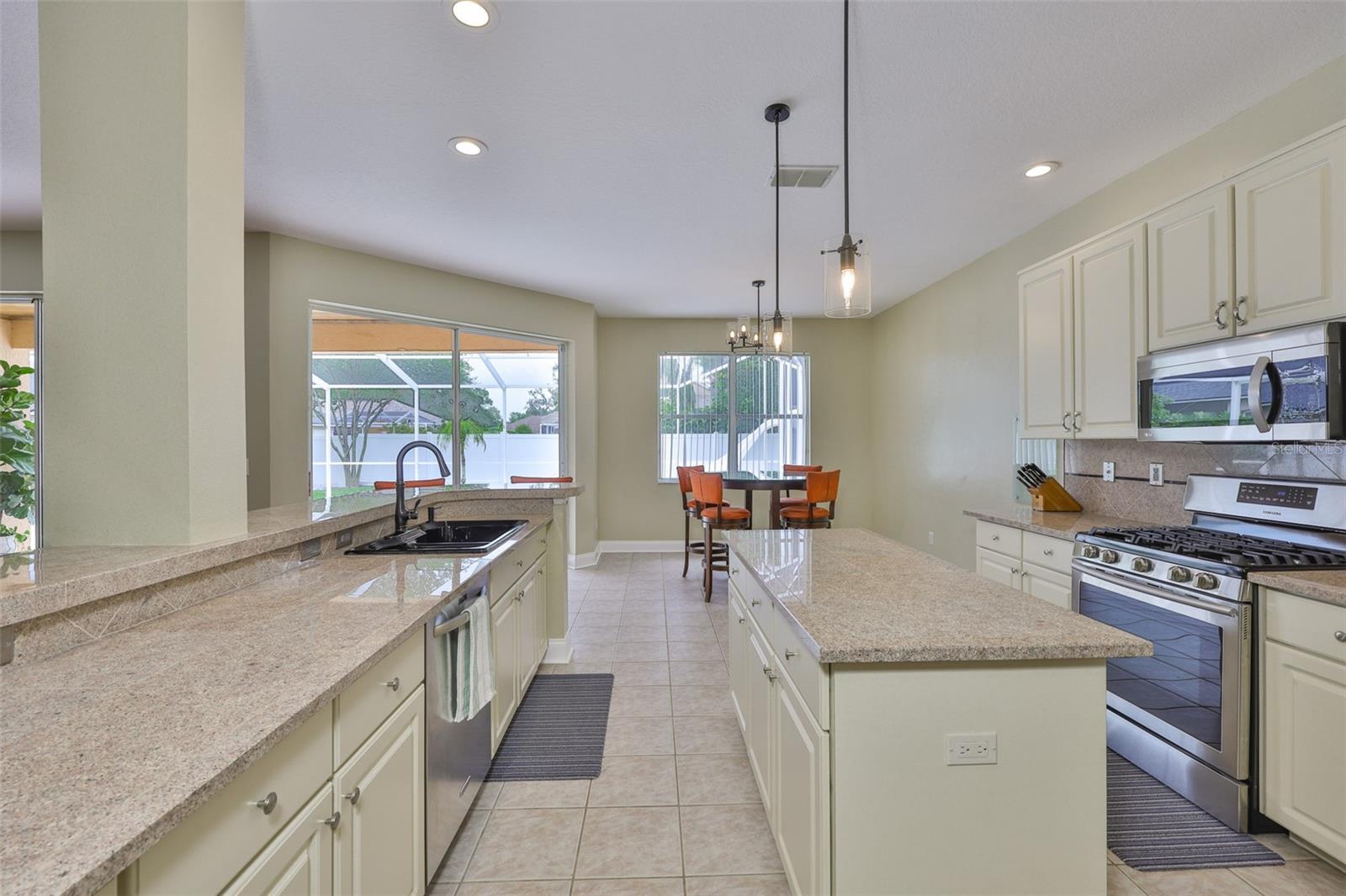 Image 23 of 71 For 12305 Freesia Court