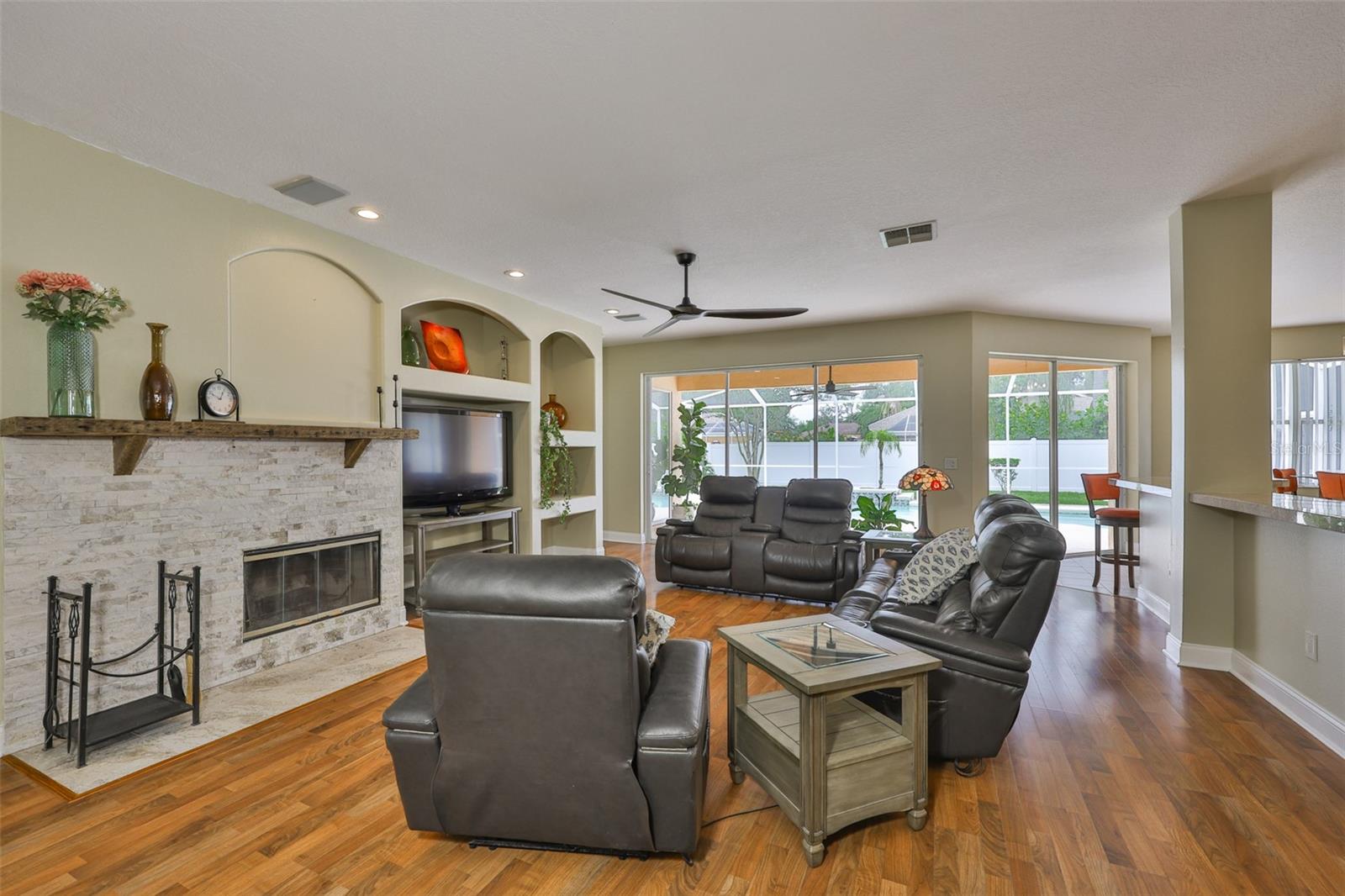 Image 24 of 71 For 12305 Freesia Court