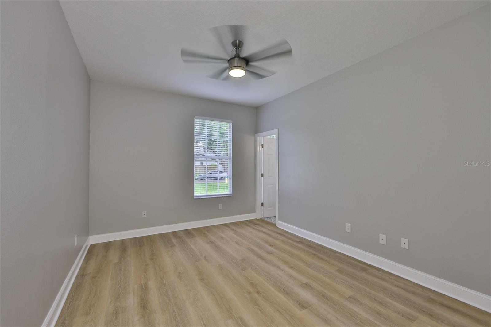 Image 32 of 71 For 12305 Freesia Court