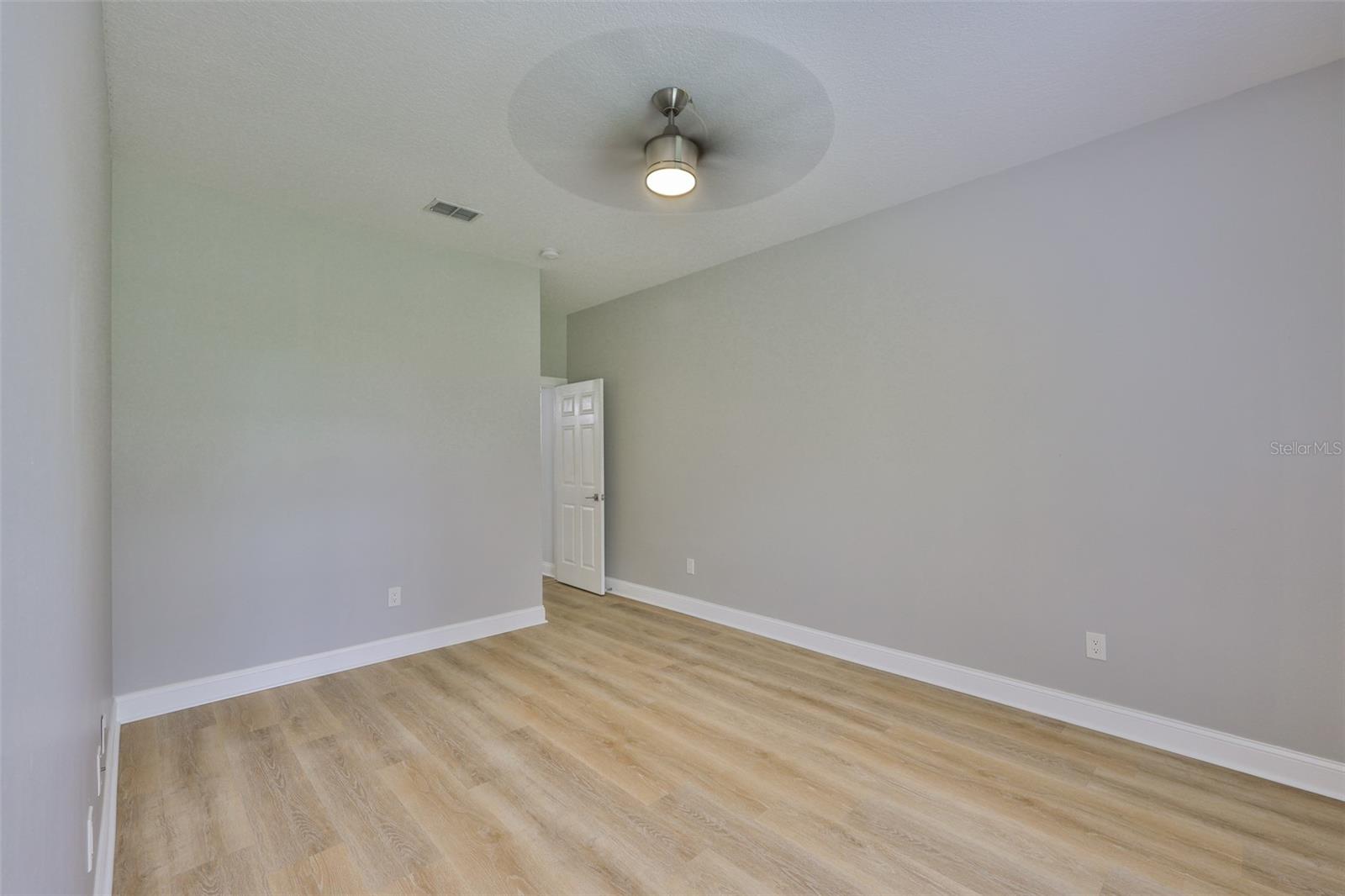 Image 33 of 71 For 12305 Freesia Court
