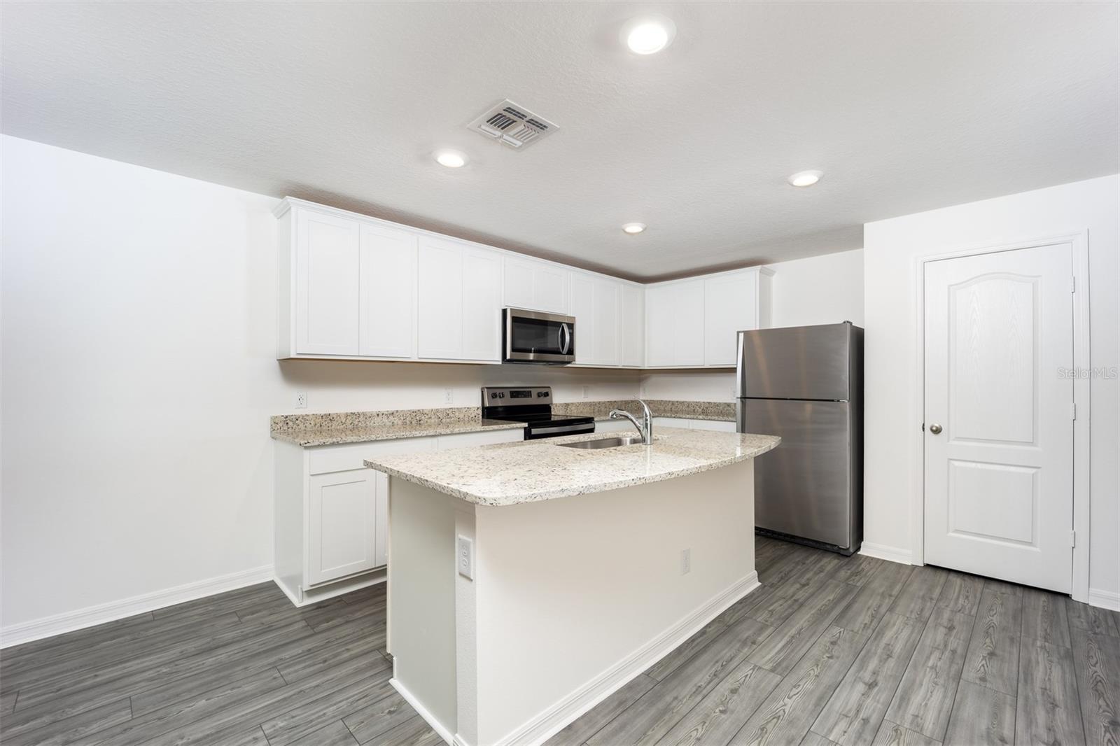 Image 4 of 19 For 3172 Seville Street