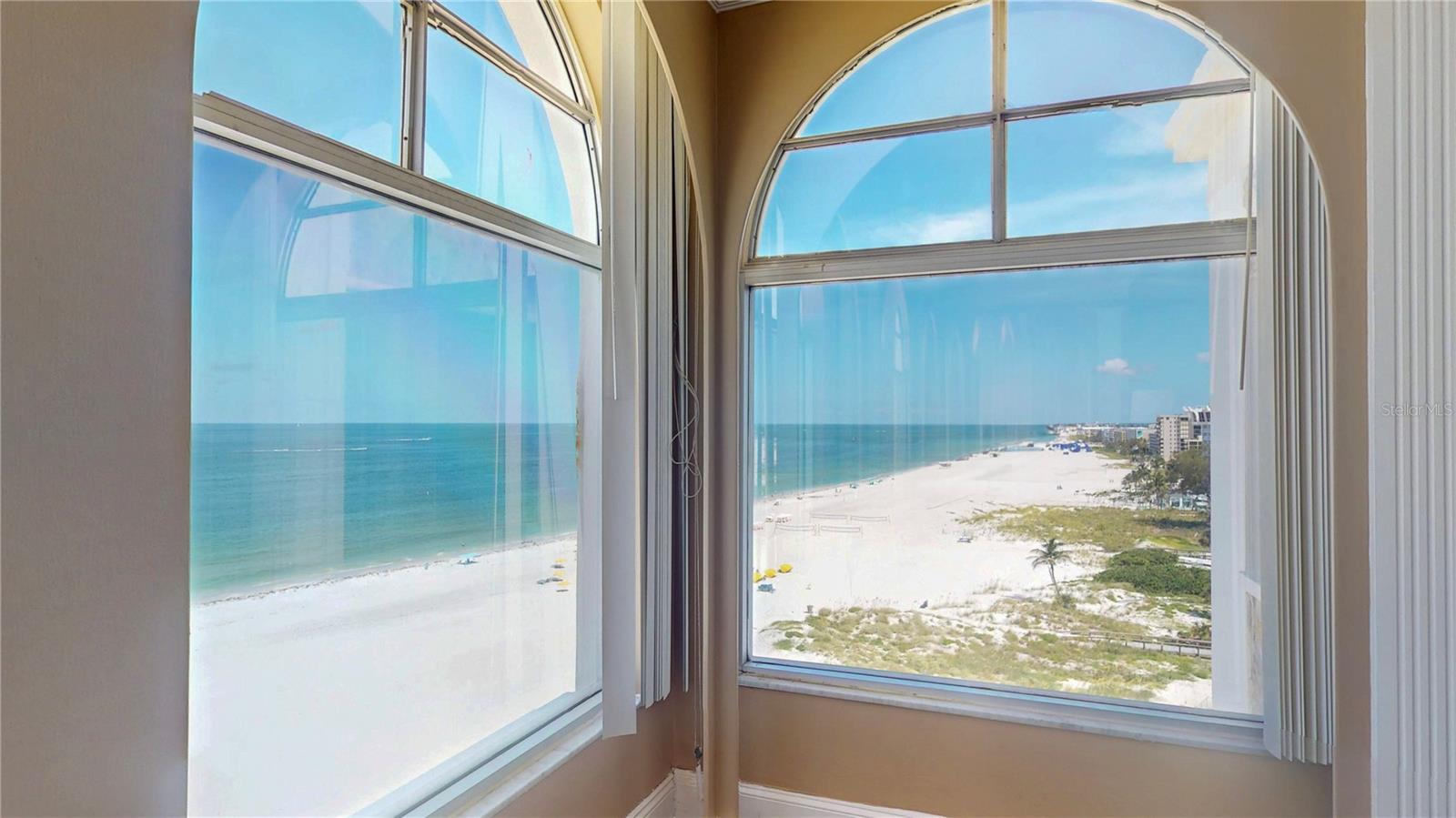 Image 14 of 53 For 4950 Gulf Boulevard 1006