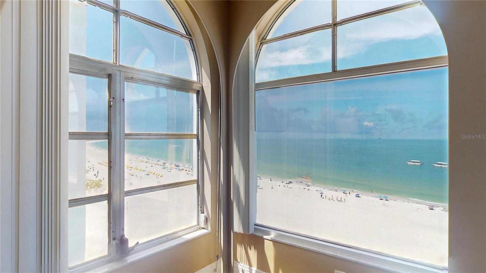 Image 15 of 53 For 4950 Gulf Boulevard 1006