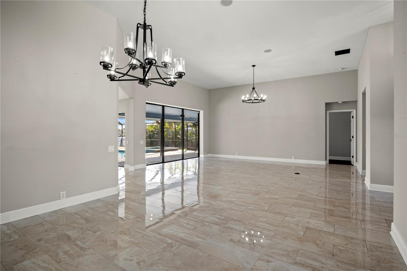 Image 18 of 75 For 5104 Longboat Boulevard