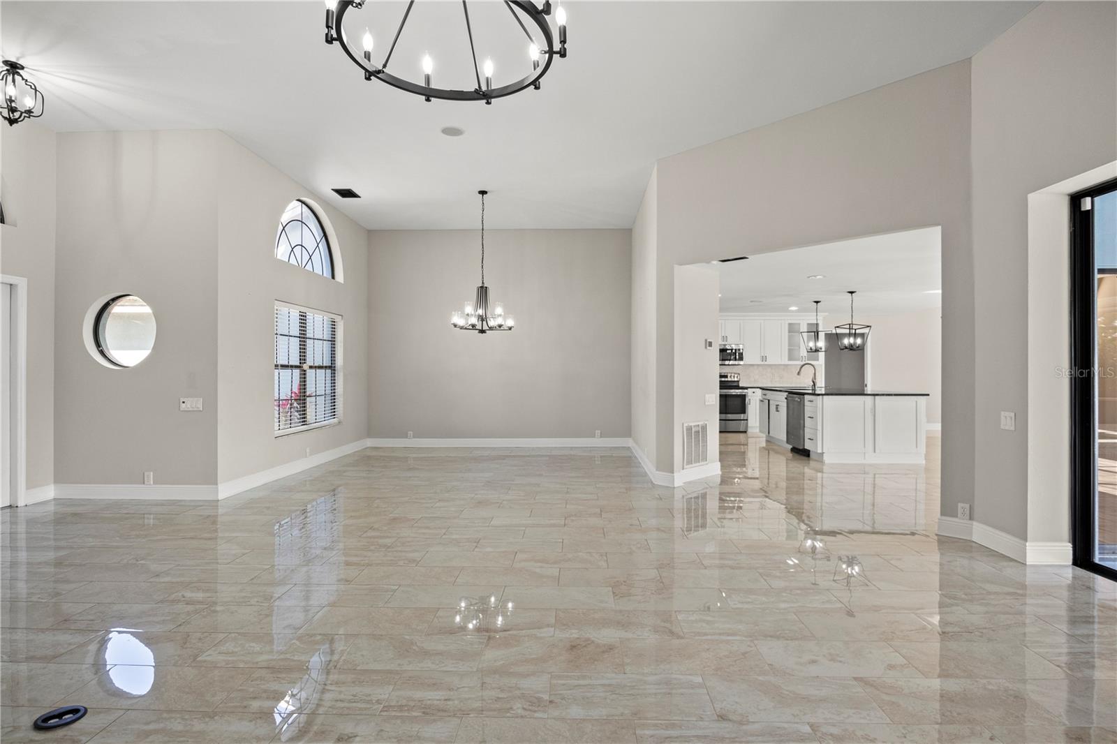 Image 21 of 75 For 5104 Longboat Boulevard