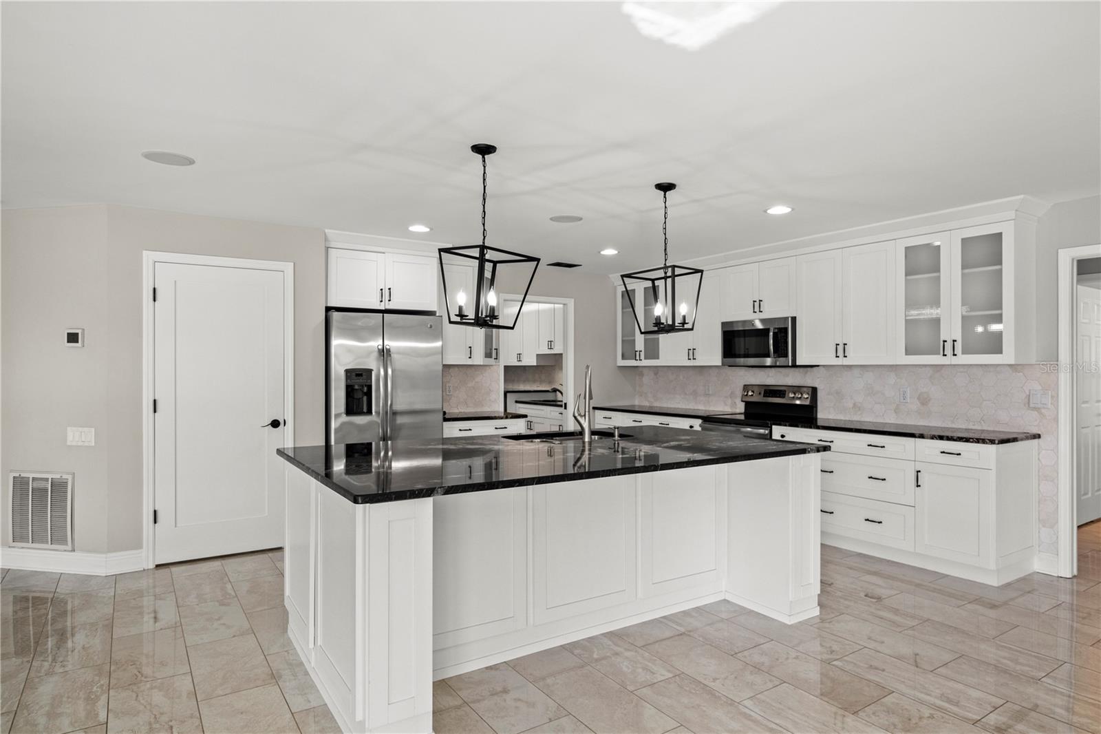 Image 29 of 75 For 5104 Longboat Boulevard