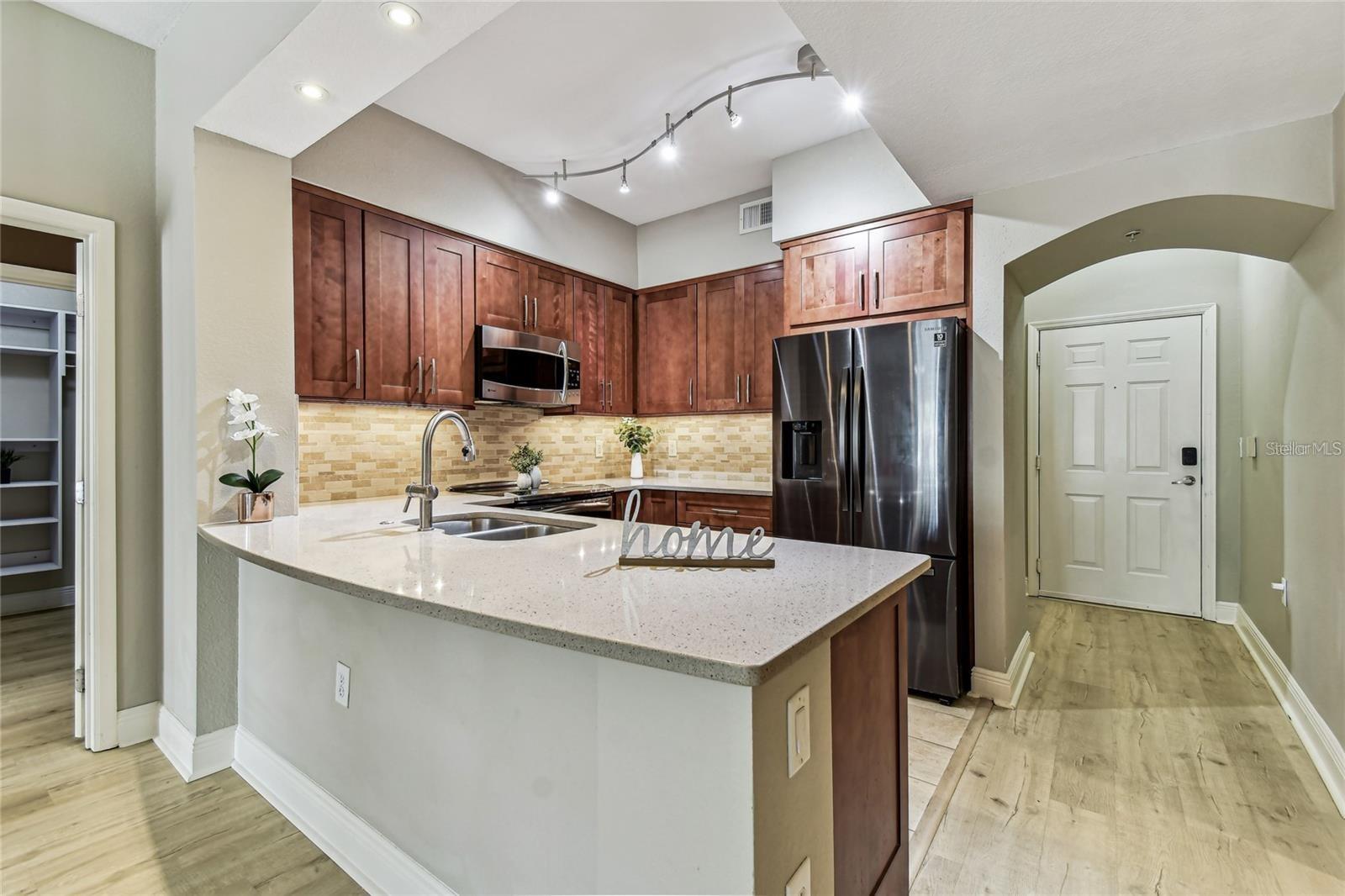 Image 4 of 34 For 100 4th Avenue S 220