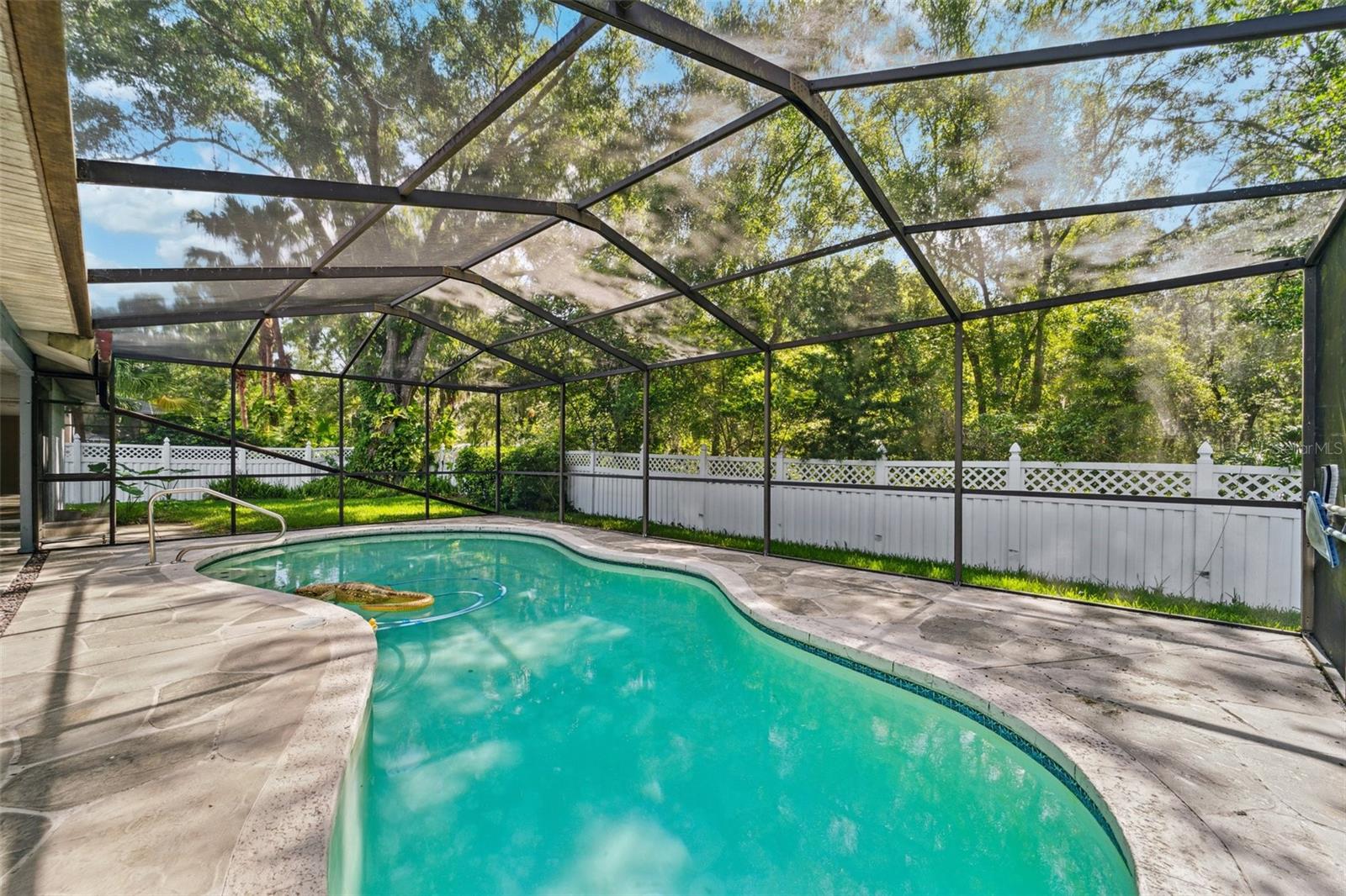 Image 28 of 31 For 16505 Cayman Drive
