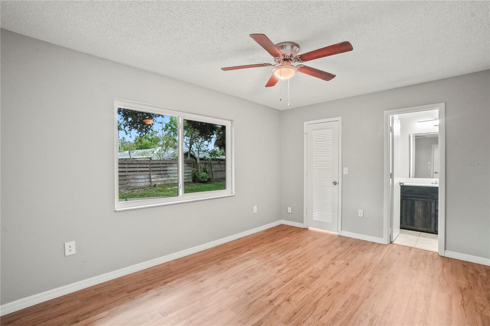 Image 17 of 27 For 7108 14th Avenue Nw