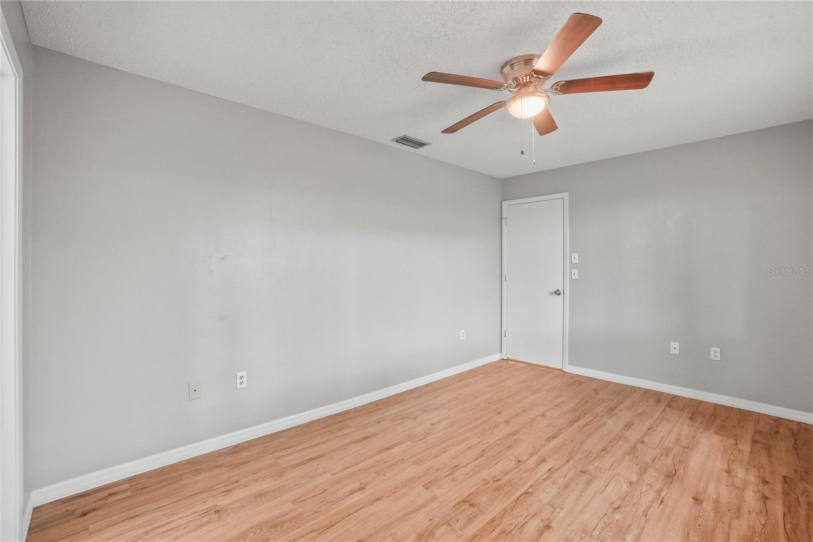 Image 18 of 27 For 7108 14th Avenue Nw