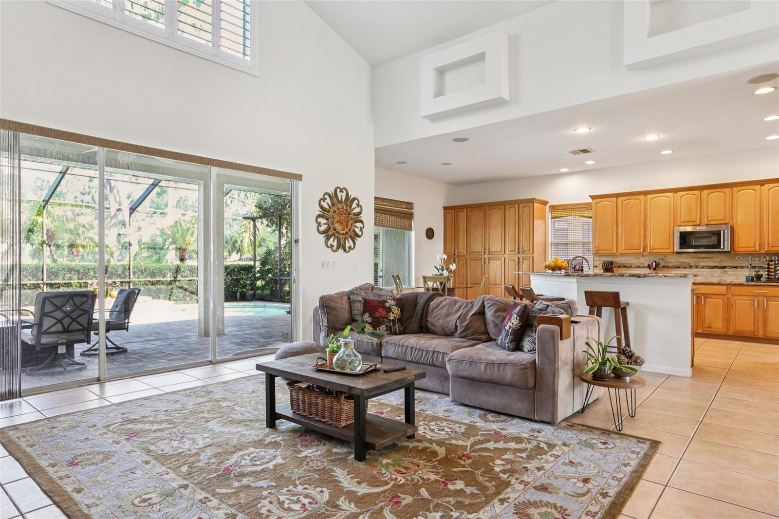Listing photo id 9 for 23346 Abercorn Lane
