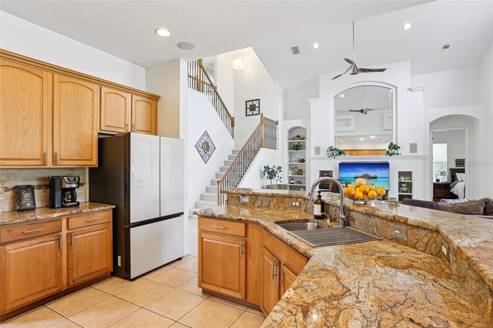 Listing photo id 11 for 23346 Abercorn Lane
