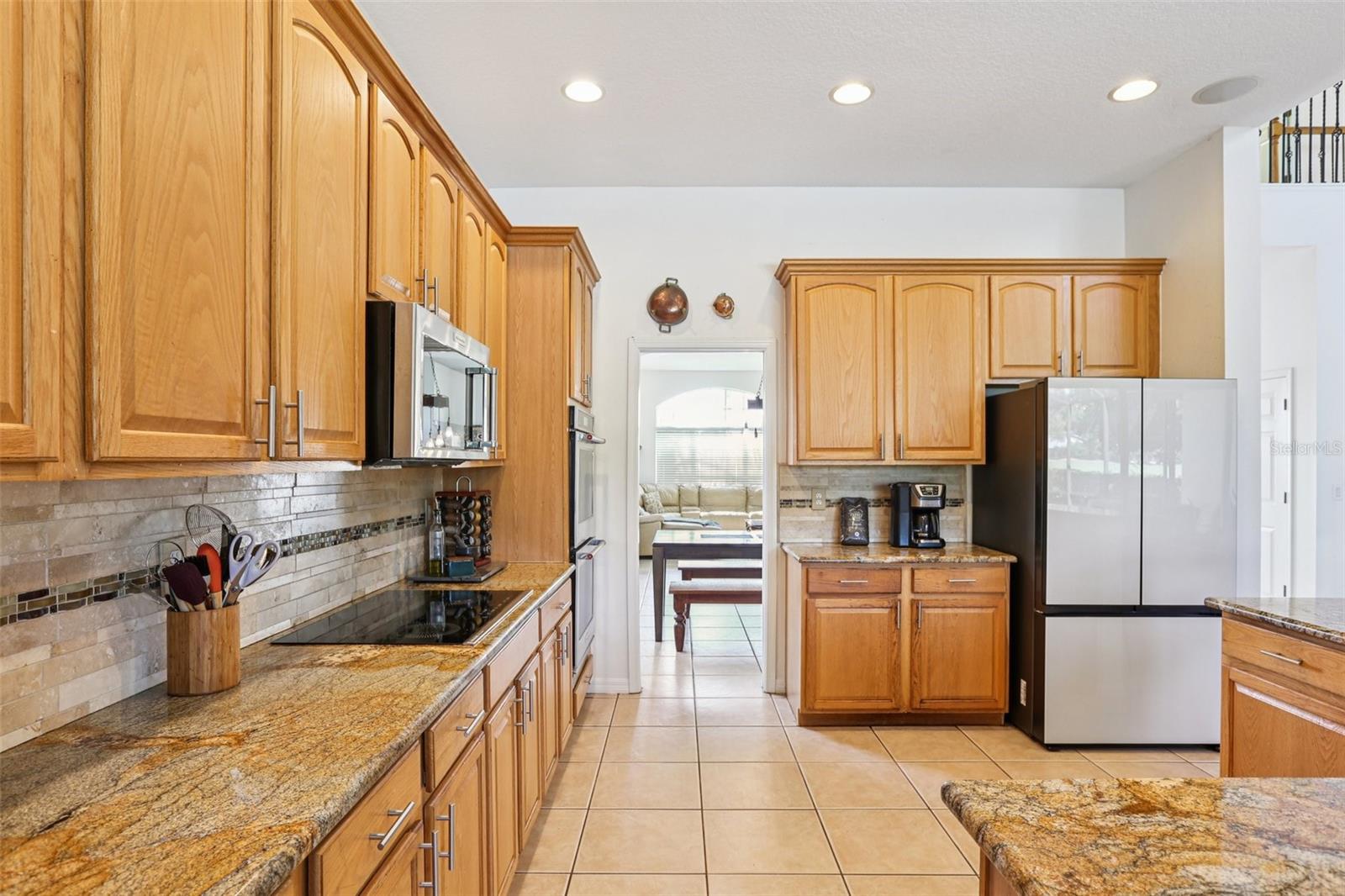 Listing photo id 12 for 23346 Abercorn Lane