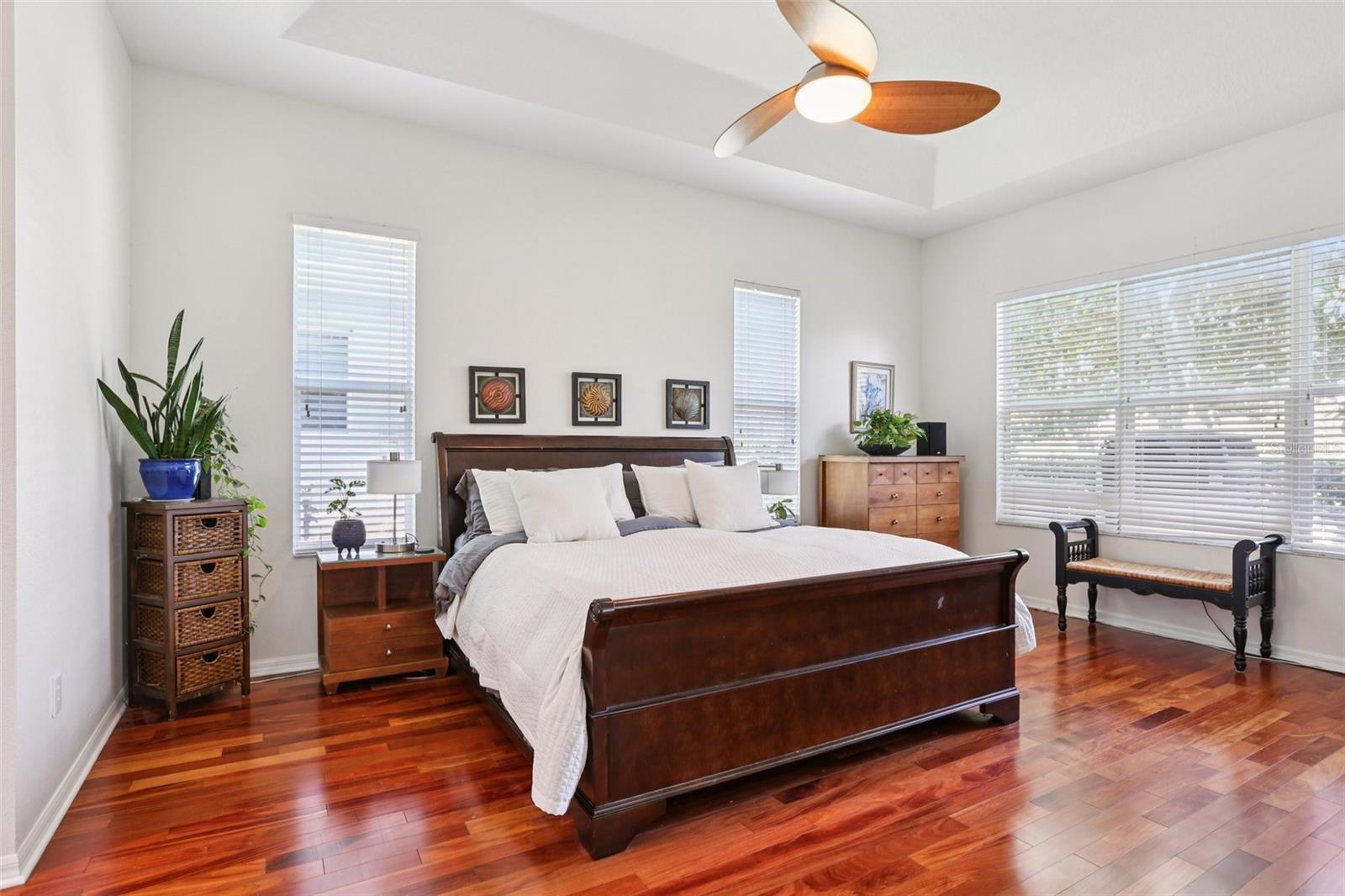 Listing photo id 15 for 23346 Abercorn Lane