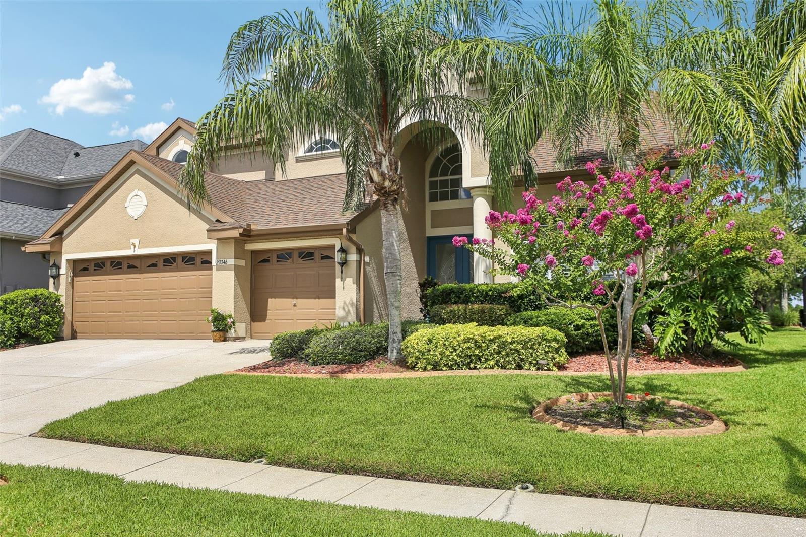 Listing photo id 0 for 23346 Abercorn Lane