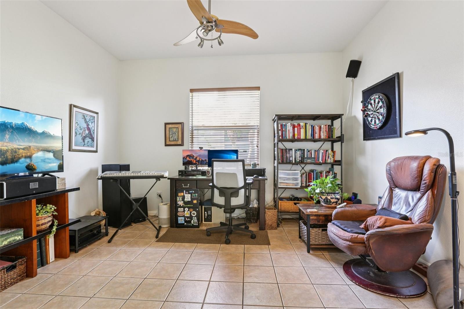 Listing photo id 19 for 23346 Abercorn Lane