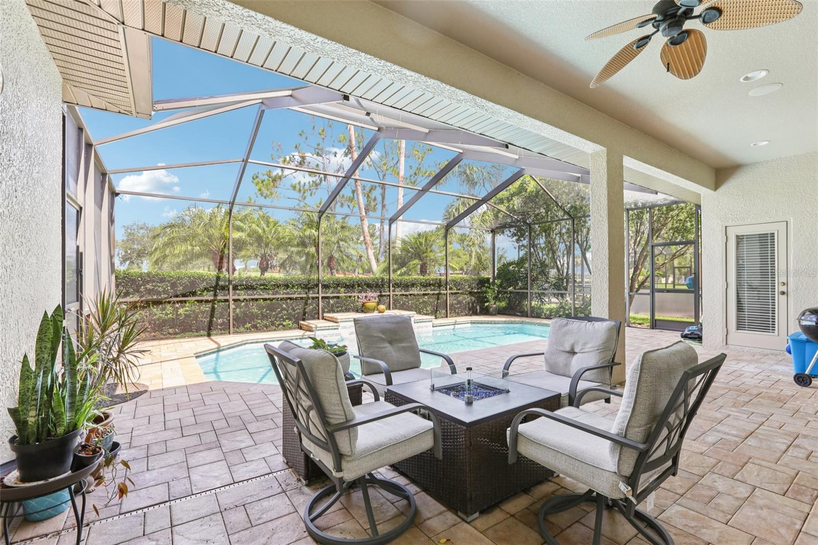 Listing photo id 34 for 23346 Abercorn Lane