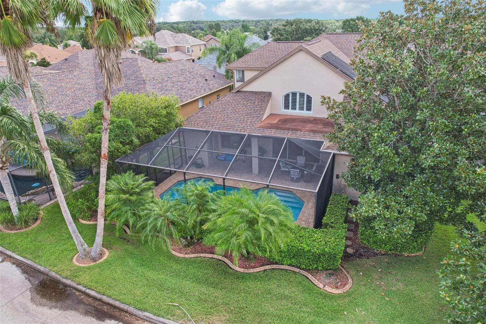 Listing photo id 40 for 23346 Abercorn Lane