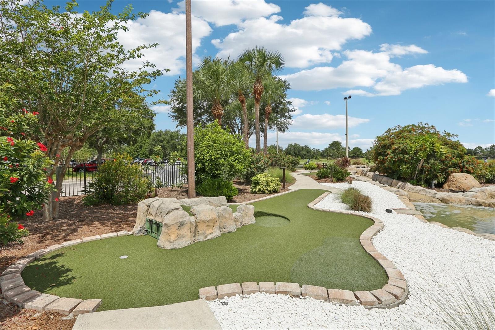 Listing photo id 44 for 23346 Abercorn Lane